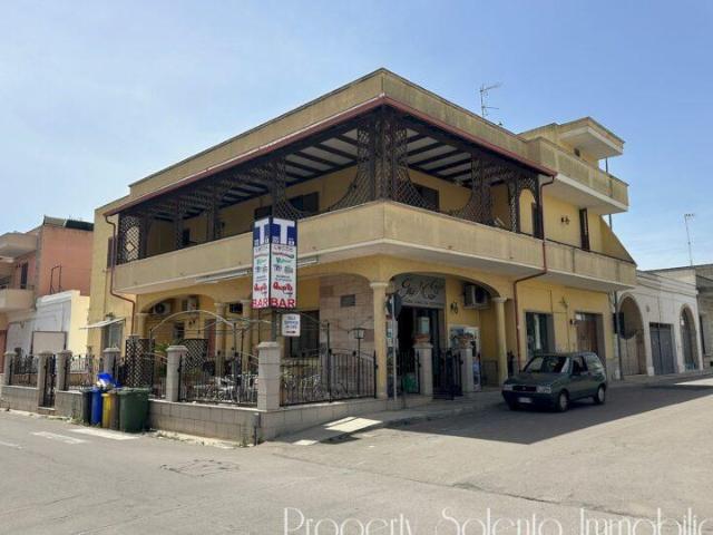 Locale Commerciale in vendita a Puglia, Lecce