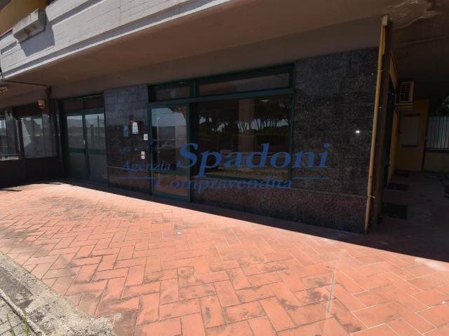 Locale Commerciale in vendita a Uzzano, Toscana