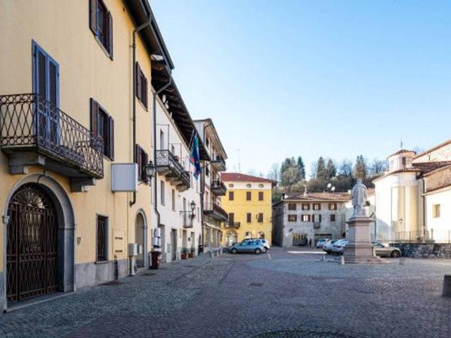 Locale Commerciale in vendita a Arlezze, Valduggia