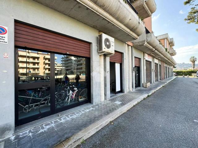 Locale Commerciale in vendita a Canale, Vasto