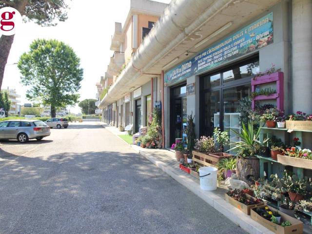Locale Commerciale in vendita a Vasto, Abruzzo