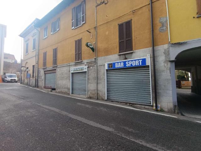 Locale Commerciale in vendita a Veduggio Con Colzano, Lombardia