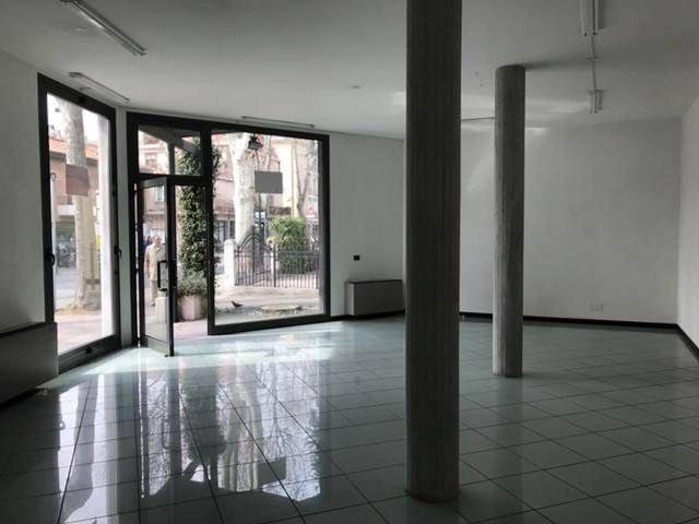 Locale Commerciale in vendita a Mestre-Carpenedo, Venezia