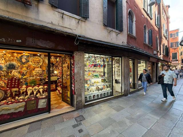 Locale Commerciale in vendita a Venezia-Murano-Burano, Venezia