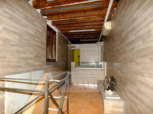 Locale Commerciale in vendita a Venezia