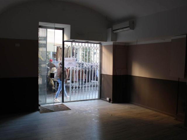 Locale Commerciale in vendita a Centro, Piemonte