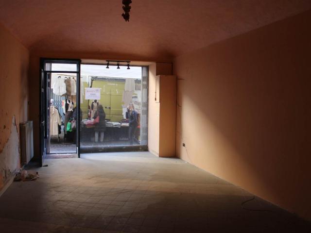 Locale Commerciale in vendita a Centro, Piemonte