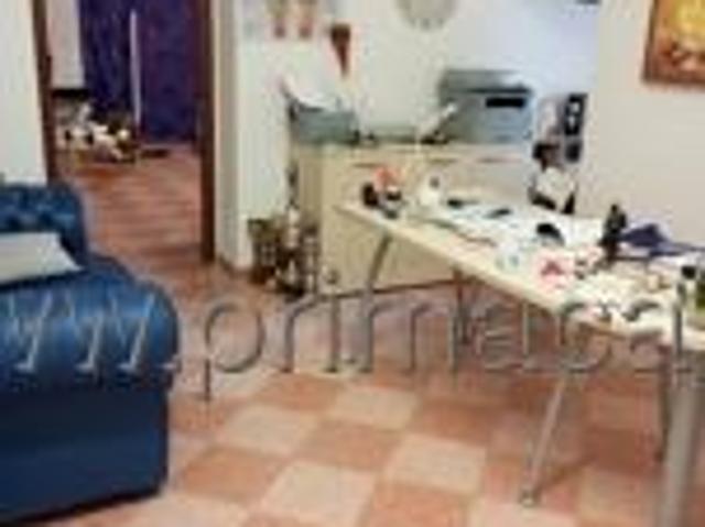 Locale Commerciale in vendita a Sud-Est, Brenzone