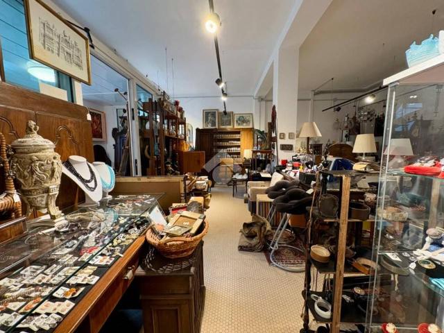 Locale Commerciale in vendita a Unione di comuni Valmarecchia, Verucchio