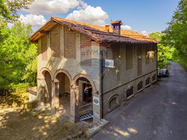 Locale Commerciale in vendita a Appennino Reggiano, Re