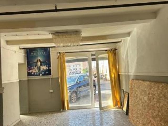 Locale Commerciale in vendita a Fontanini, Viareggio