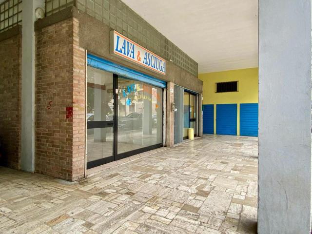 Locale Commerciale in vendita a Vicenza, Veneto