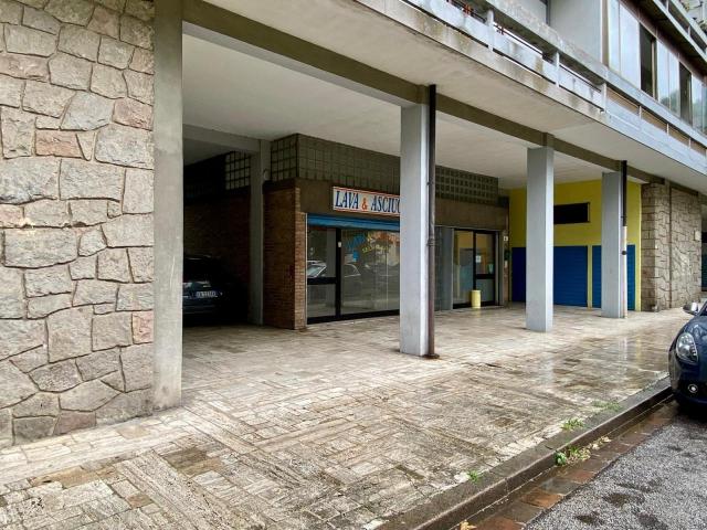 Locale Commerciale in vendita a Vicenza, Veneto