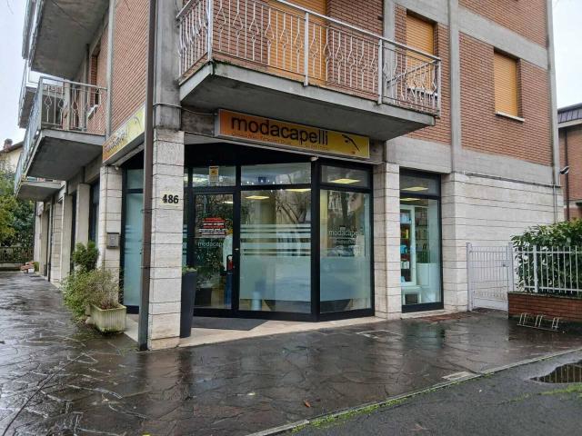 Locale Commerciale in vendita a Unione di comuni Terre di Castelli, Vignola