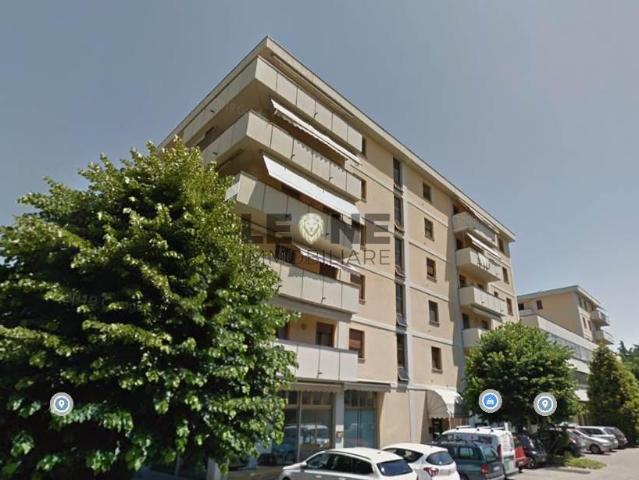 Locale Commerciale in vendita a Unione di comuni Terre di Castelli, Vignola