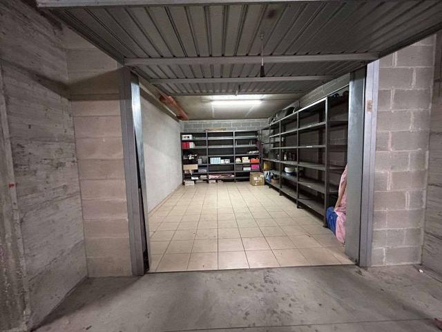 Locale Commerciale in vendita a Piemonte, Alessandria