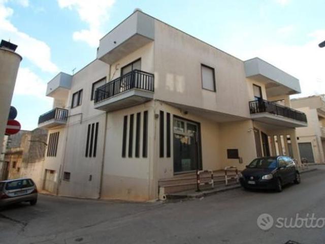 Locale Commerciale in vendita a Puglia, Brindisi