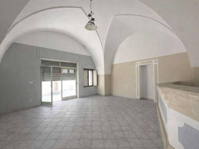 Locale Commerciale in vendita a Puglia, Brindisi