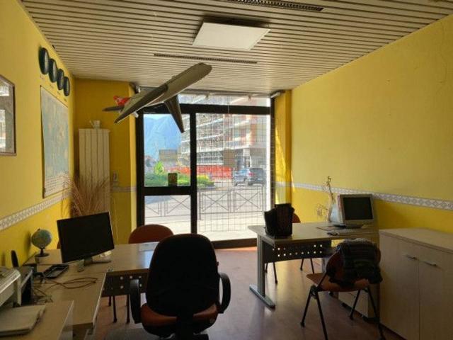 Locale Commerciale in vendita a Falghera, Villadossola