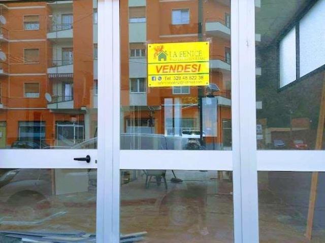 Locale Commerciale in vendita a Bannio Anzino, Piemonte