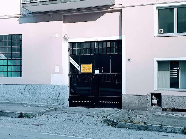 Locale Commerciale in vendita a Bannio Anzino, Piemonte