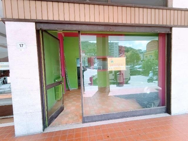 Locale Commerciale in vendita a Falghera, Villadossola