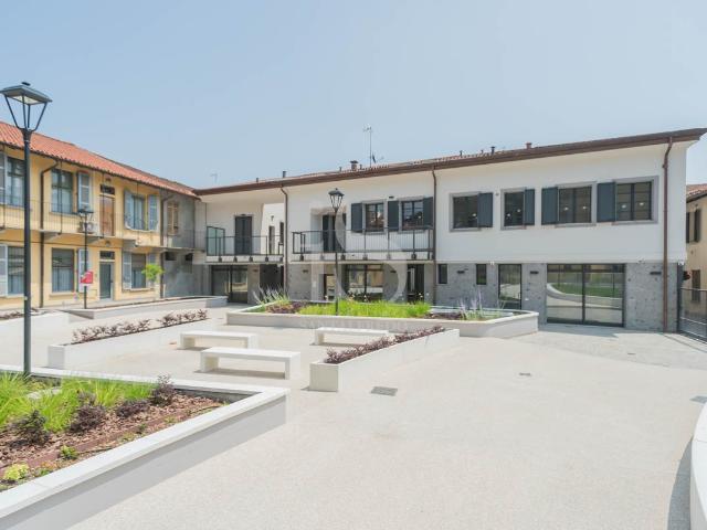 Locale Commerciale in vendita a Oldaniga, Vimercate