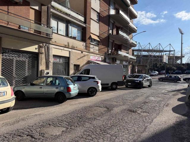 Locale Commerciale in vendita a Villanova, Viterbo