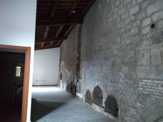 Locale Commerciale in vendita a Murialdo, Viterbo