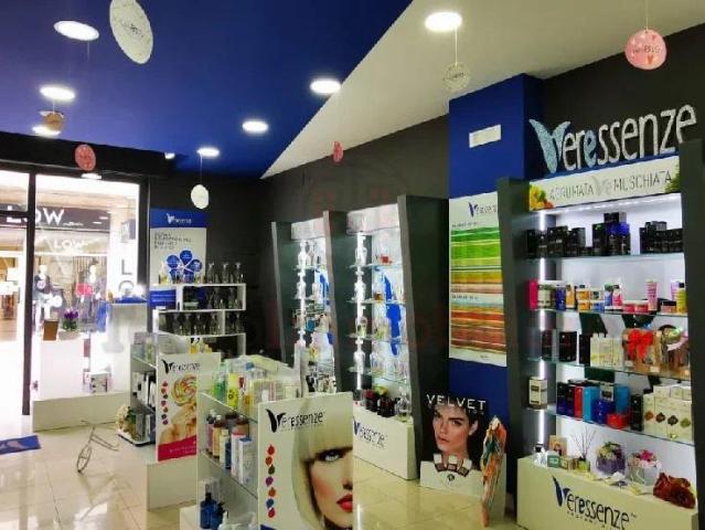 Locale Commerciale in vendita a Vittoria, Sicilia