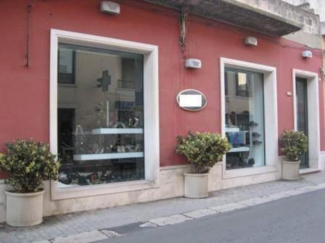 Locale Commerciale in vendita a Vittoria, Sicilia