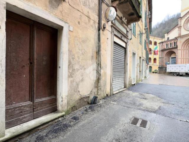 Locale Commerciale in vendita a Piemonte, Alessandria