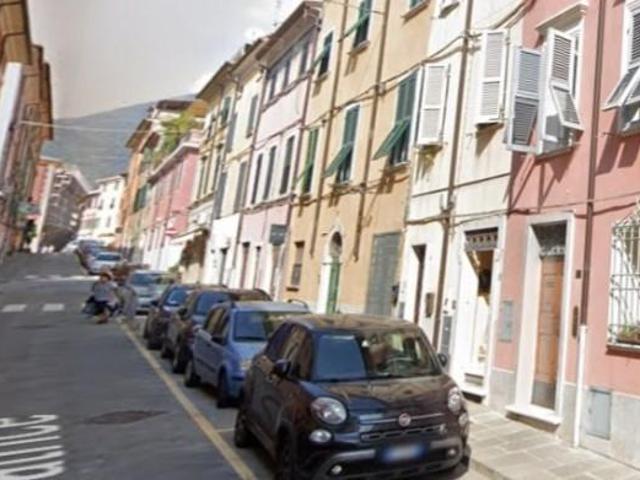 Locale Commerciale in vendita a San Carlo, Marina Di Massa