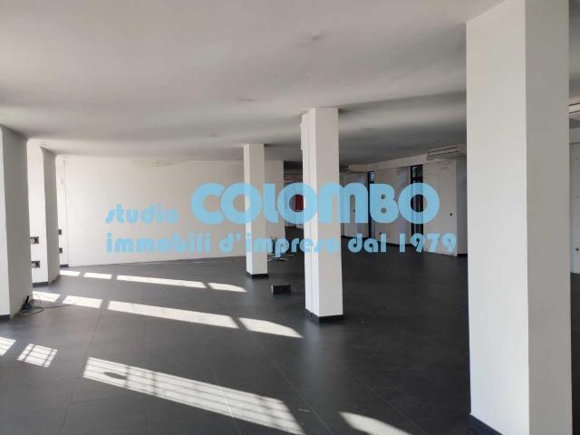 Locale Commerciale in vendita a Zona Est, Brescia