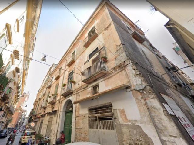Locale Commerciale in vendita a Castellammare Di Stabia, Campania