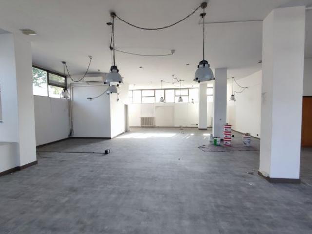 Locale Commerciale in affitto a Cologno Al Serio, Lombardia