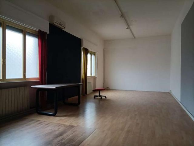 Ufficio in affitto a Capannori, Lucca