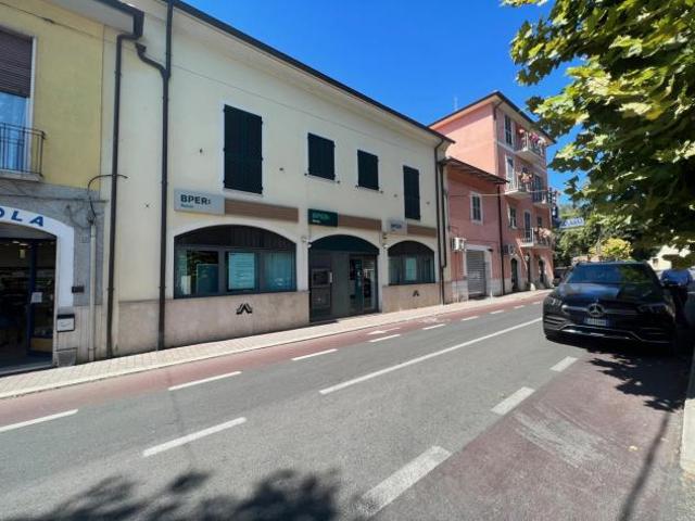 Locale Commerciale in affitto a Narni, Umbria
