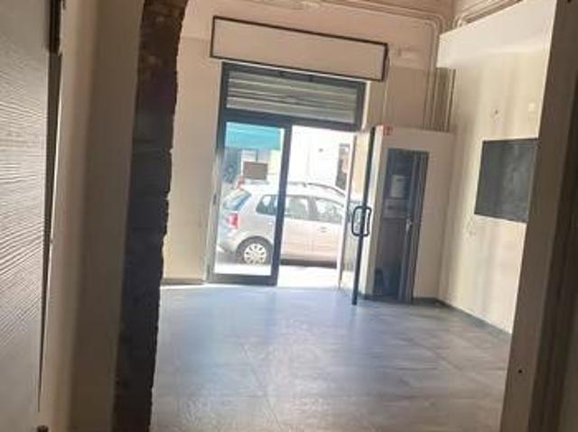 Locale Commerciale in affitto a Livorno