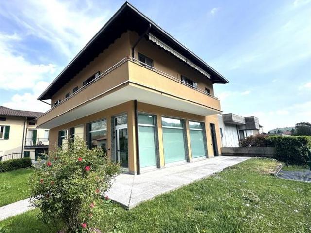 Locale Commerciale in affitto a Olginate, Lombardia