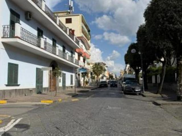 Locale Commerciale in affitto a Sant'anastasia, Campania