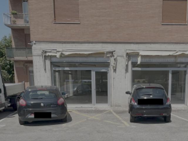 Locale Commerciale in affitto a Tresinaro - Secchia, Re