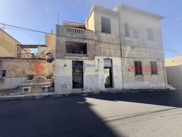 Locale Commerciale in vendita a Borgo Cipollata, Terracina
