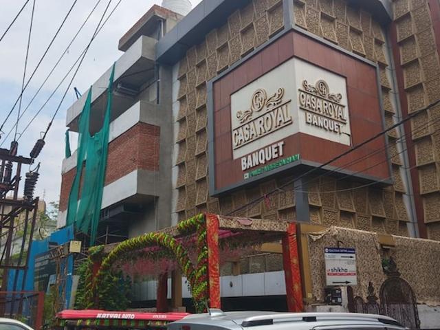 Commercial for rent in Deri