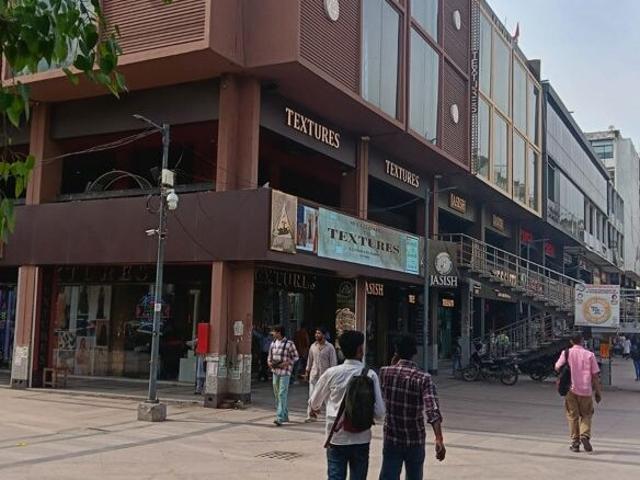 Commercial for rent in Deri