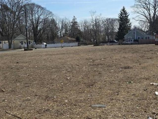 Land for sale in Mastic Beach
