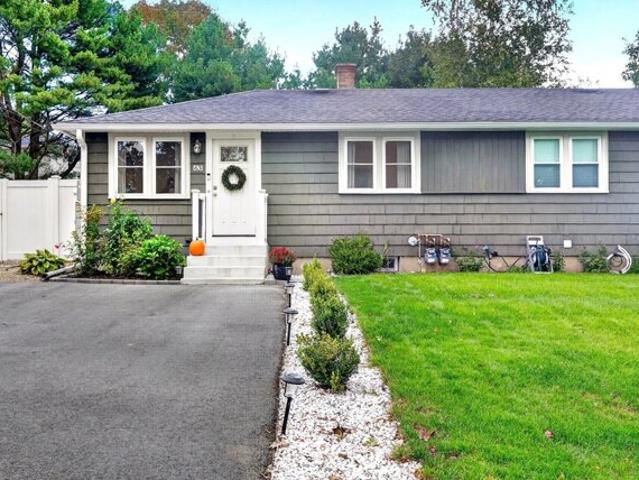 Condo for sale in Bedford, Middlesex County