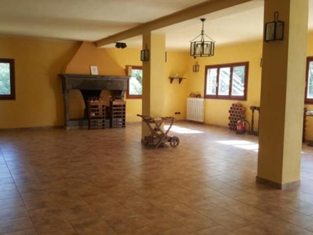 Locale Commerciale in affitto a Greve In Chianti, Firenze