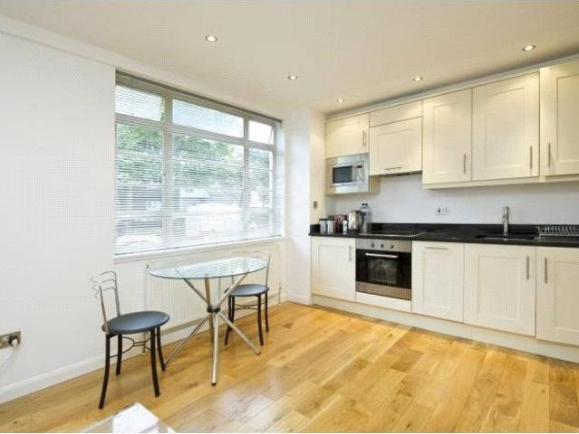 House for rent in Royal Borough of Kensington and Chelsea, Greater London