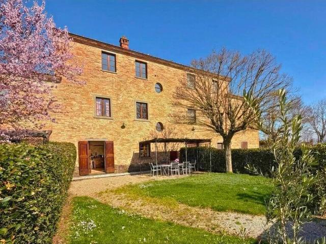 Casa in vendita a Cortona, Toscana
